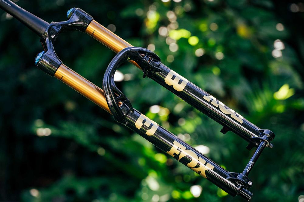 Сервиз на вилки и амортисьори Fox / RockShox – ремонт на велосипеди