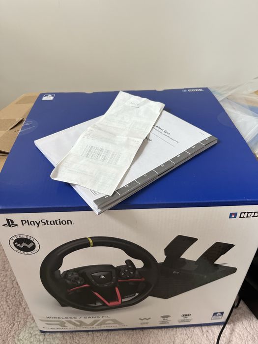 Wireless Racing Wheel Apex pt PS5, PS4 consoles and Windows PC aflat inca 3 luni in garantie