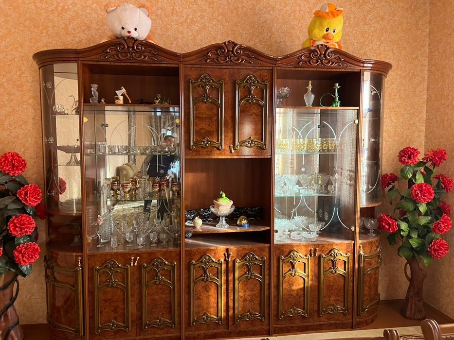 Срочно продаётся мебель для гостиной стенка