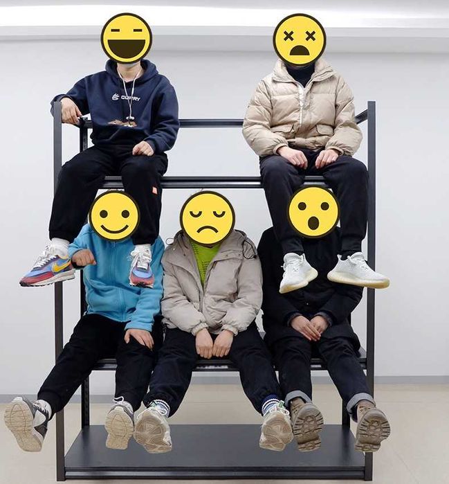 Stellaj idishkar va karobkalar quish uchun bor uy va ishxonaga nalichi