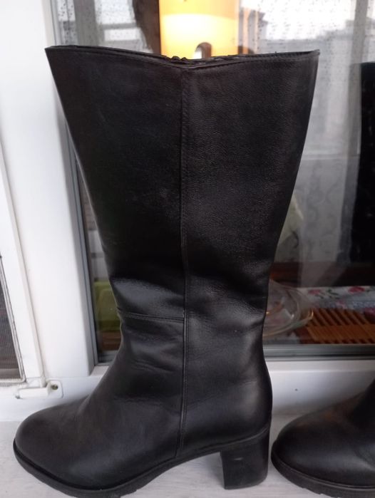 Продам зимние сапоги.