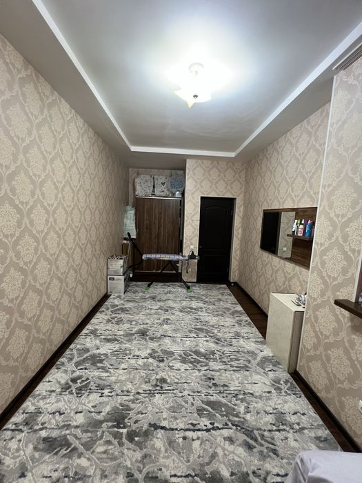 Продаётся. Карасу 6, рядом с рынком Авайхон, 2/2/3