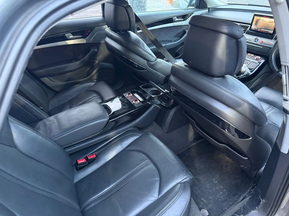 Dezmembrez Audi A8 4H / 230 mii km / trager/faruri/bara
