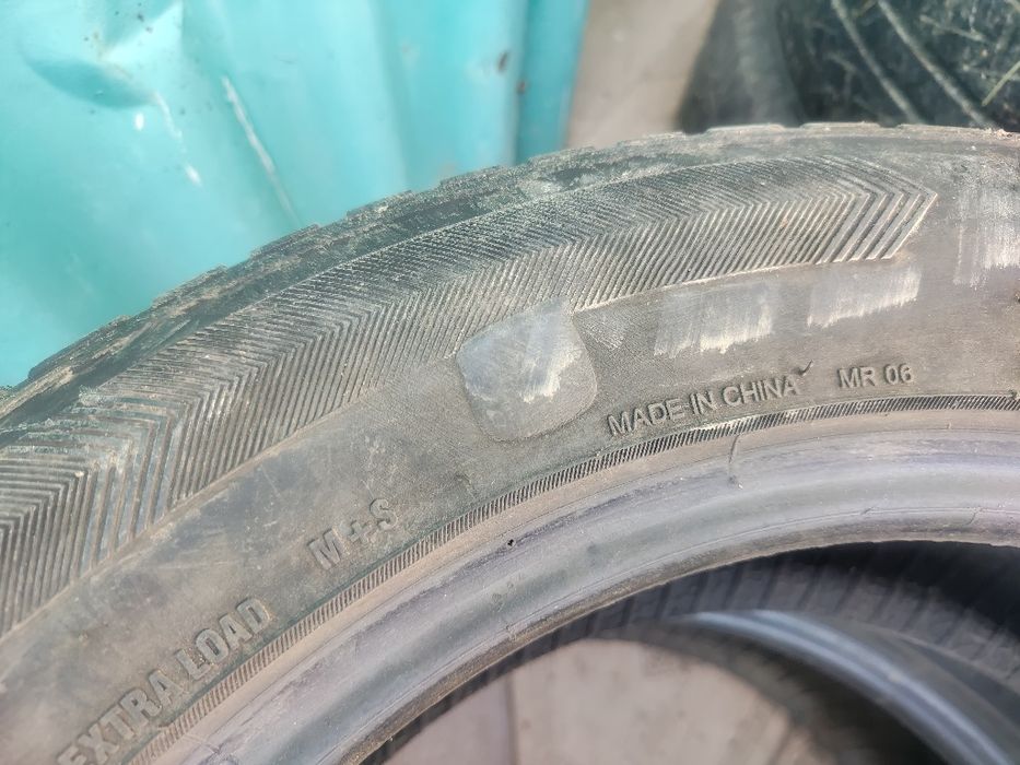 Продам пару шин 225/55 R17