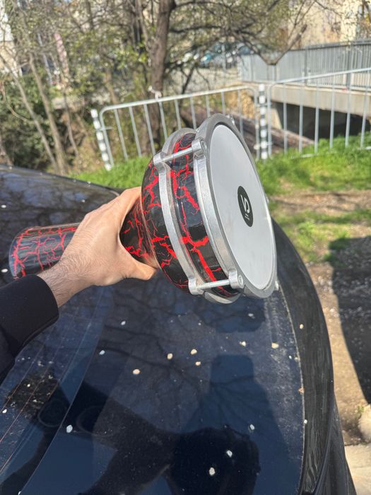 Тарамбука чисто нова