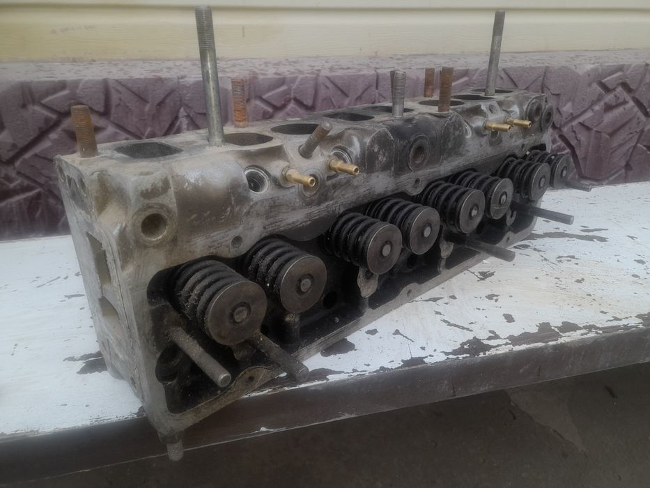 Продам головку на двиготель 4216