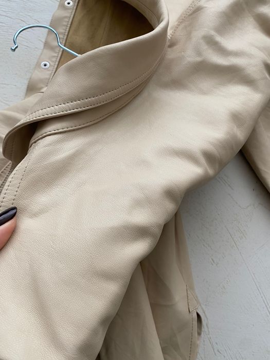 Бежова удължена риза от еко кожа Zara, размер М(38)