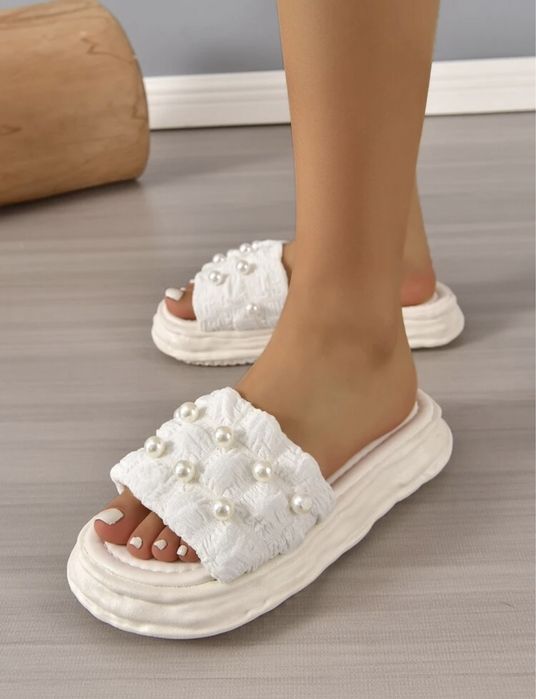 Летни бели дамски чехли с перли 36 размер