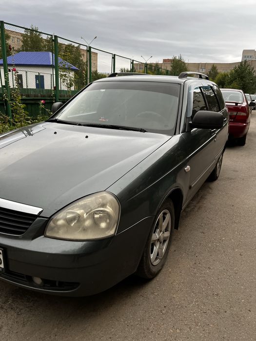 Продам priora 1 2011 года универсал