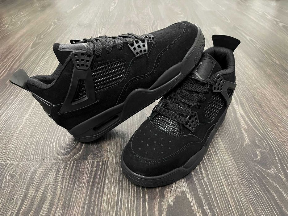 Jordan 4 black cat