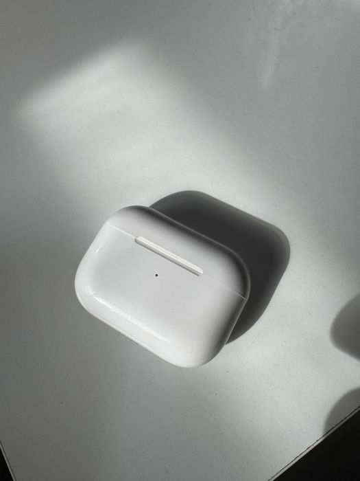 Безжични bluetooth слушалки Apple Airpods Pro