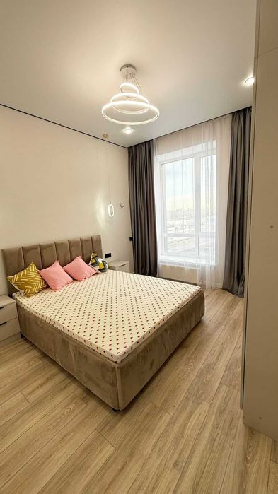 2 ком.кв. 38 кв.м  Айтматова, 79