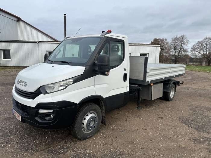Iveco 70c18,baculabil +macara 2t