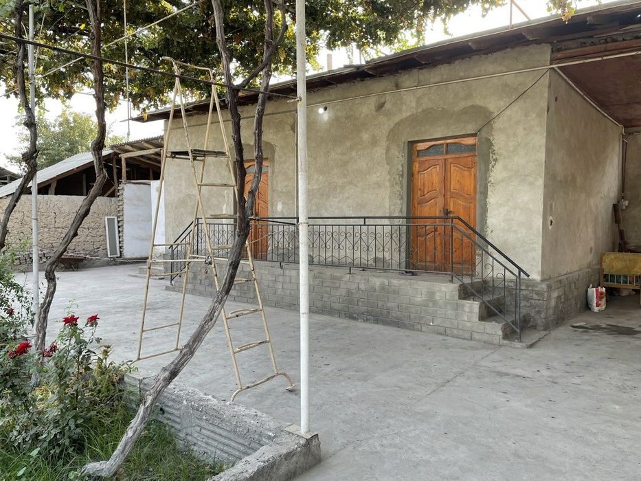 Uy sotiladi kelishtirib beramiz