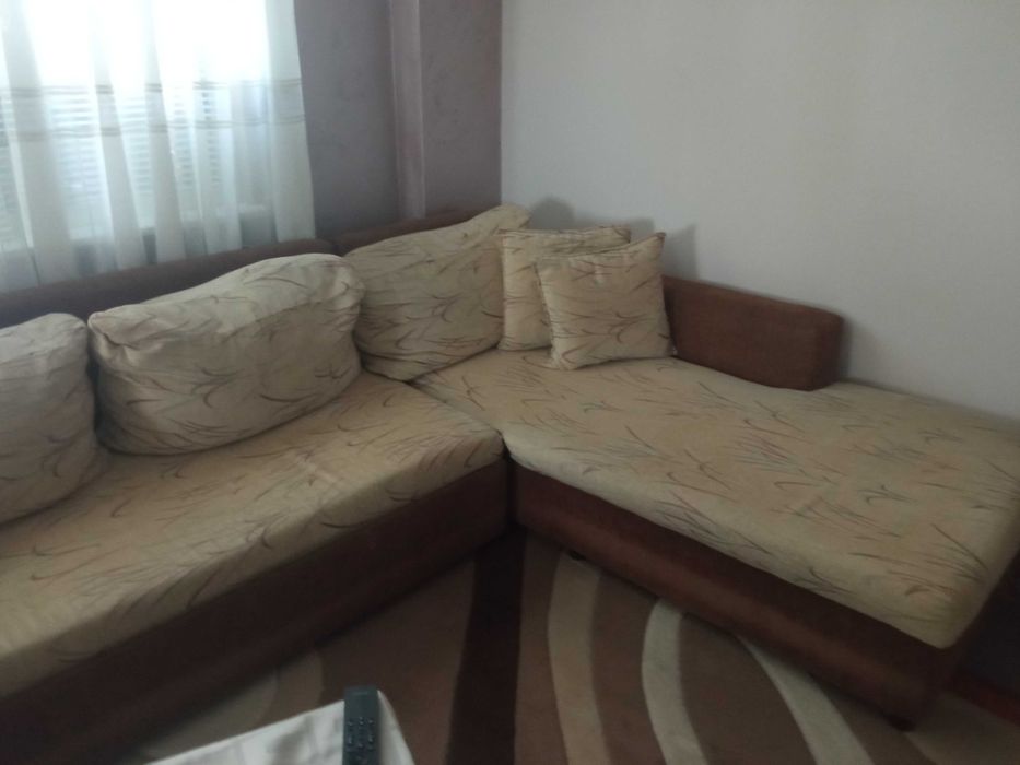 Холов ъглов диван