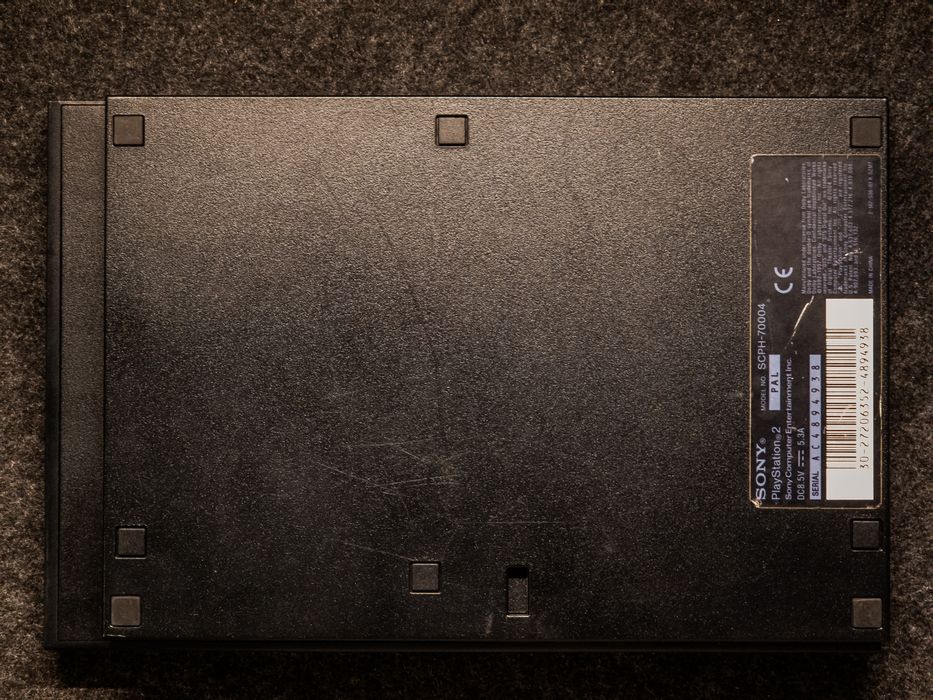 PlayStation 2 Slim — recondiționat, testat, complet funcțional