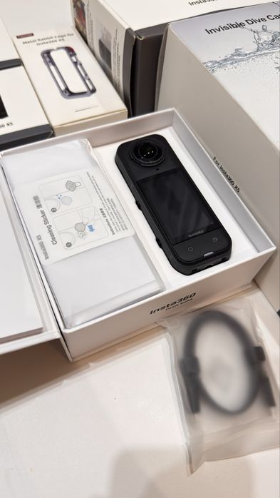 Insta360 X5 комплект