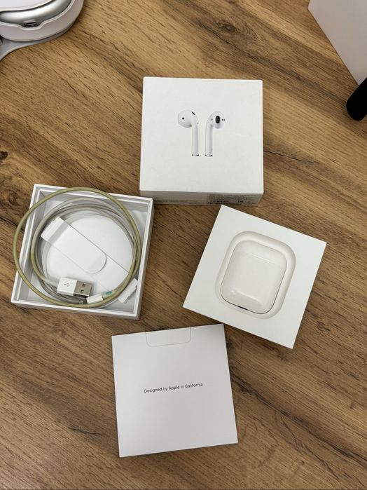 Продам AirPods