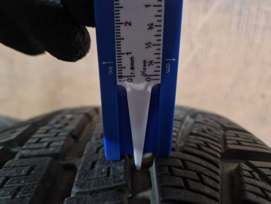 2 Pirelli R17 225/55
зимни гуми
DOT1917