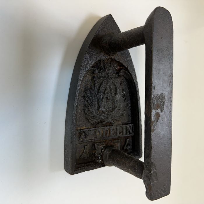 Fier de calcat rar antic medieval bronz masiv alama fonta anii 1800