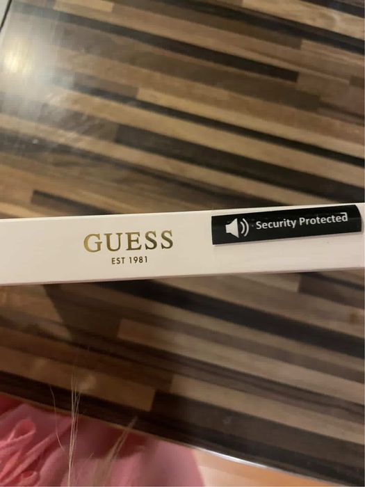 Луксозен комплект Guess 3-в-1 за iPhone 15 Pro Max – Чисто нов!