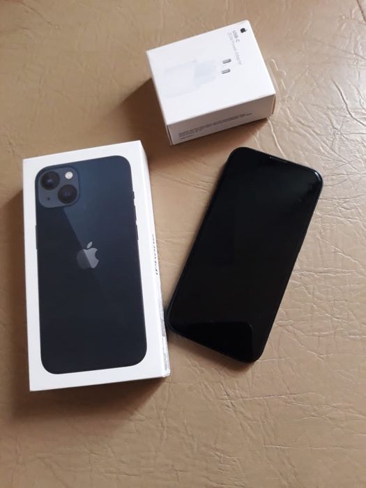 Продам айфон 13 с коробкой