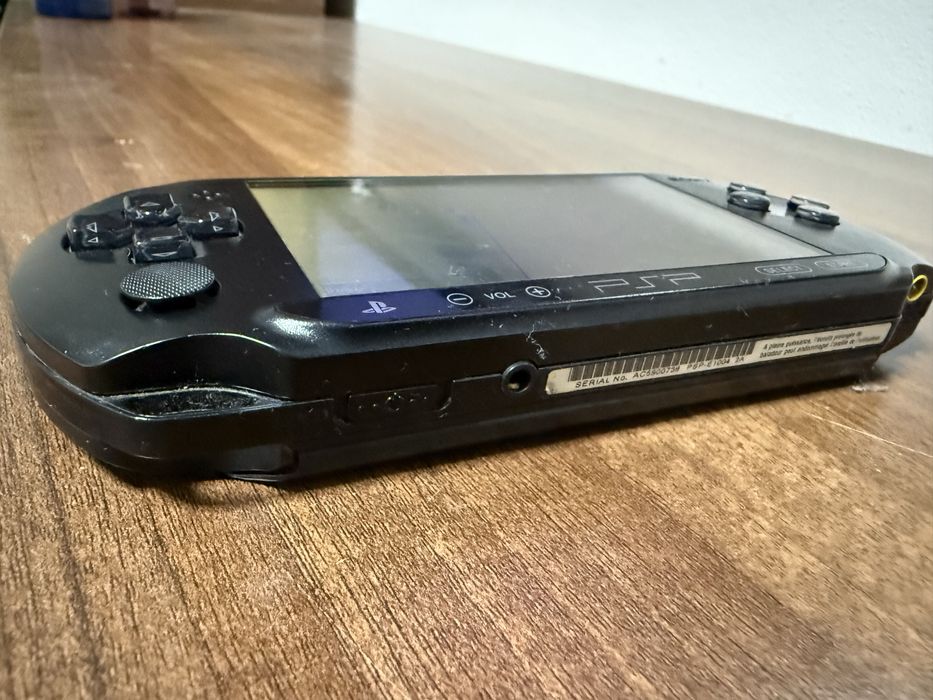 PSP E1004, Negru