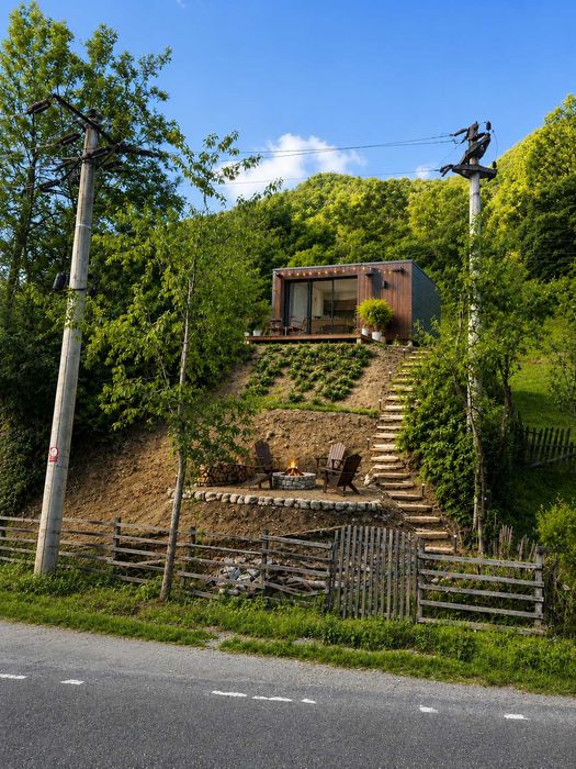 Vand teren pe Transalpina 800 mp cu livada Capalna langa barajul Obrejii de Capalna