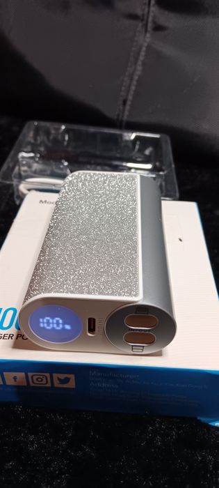 Преносима батерия

* Капацитет: 10 000 mAh
* Модел: V1179
* Бързо заре