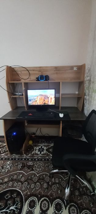 Igravoy kamputer stollari bilan