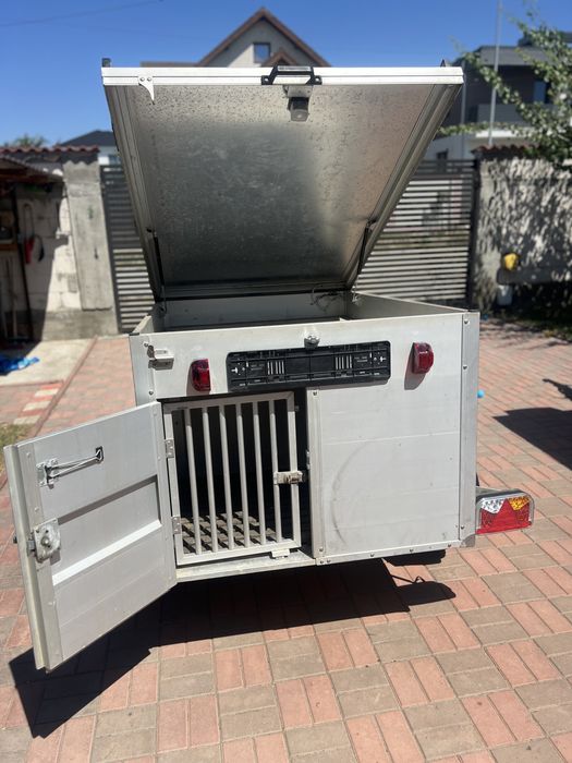 Remorca inchisa de vanzare