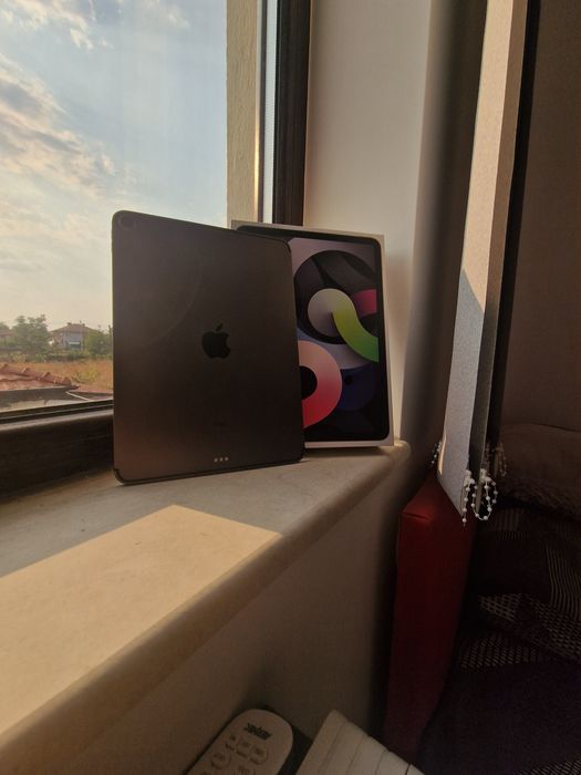 Ipad air 4 gray Wi-Fi на 6 месеца