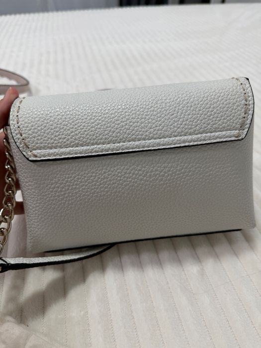 Оригинална чанта Guess