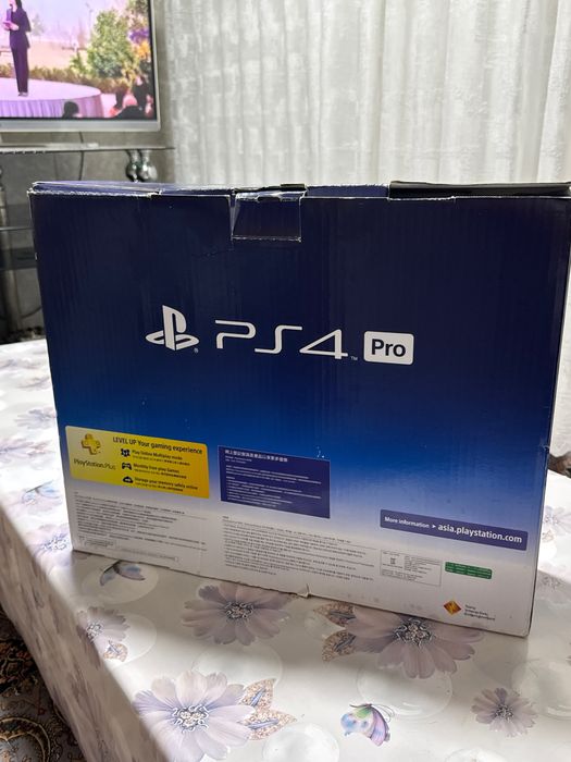 Play Station 4 Pro 1TB