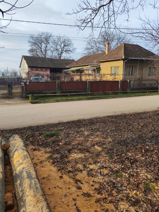Casa cu teren de vanzare