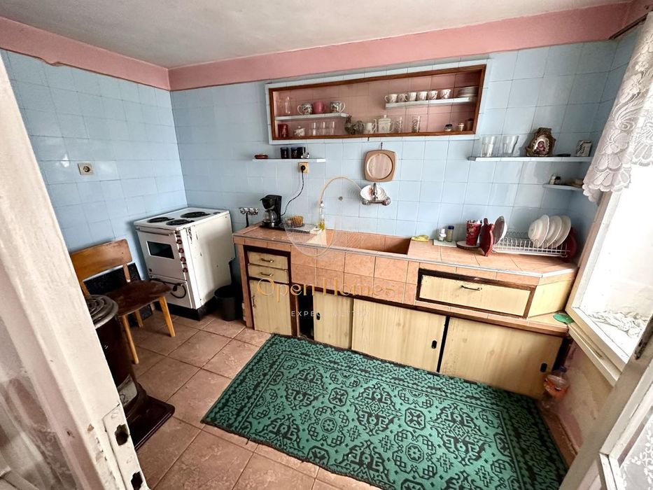 Къща в Пловдив, област-с.Кадиево площ 178 цена 96666