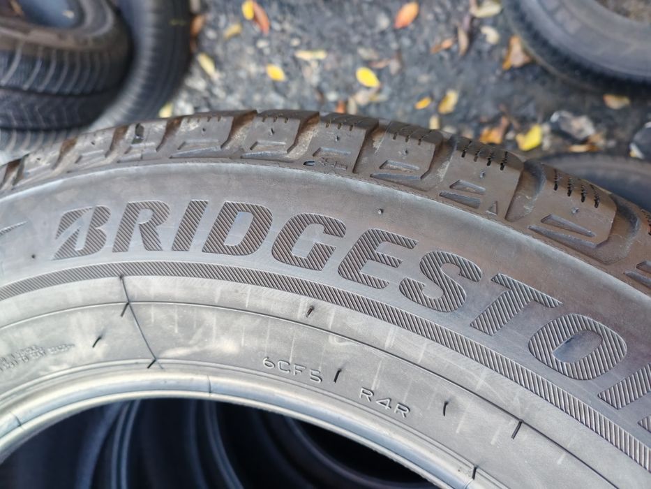 225 65 17, 4buc iarnă Bridgestone Blizak Lm80, peste 5mm