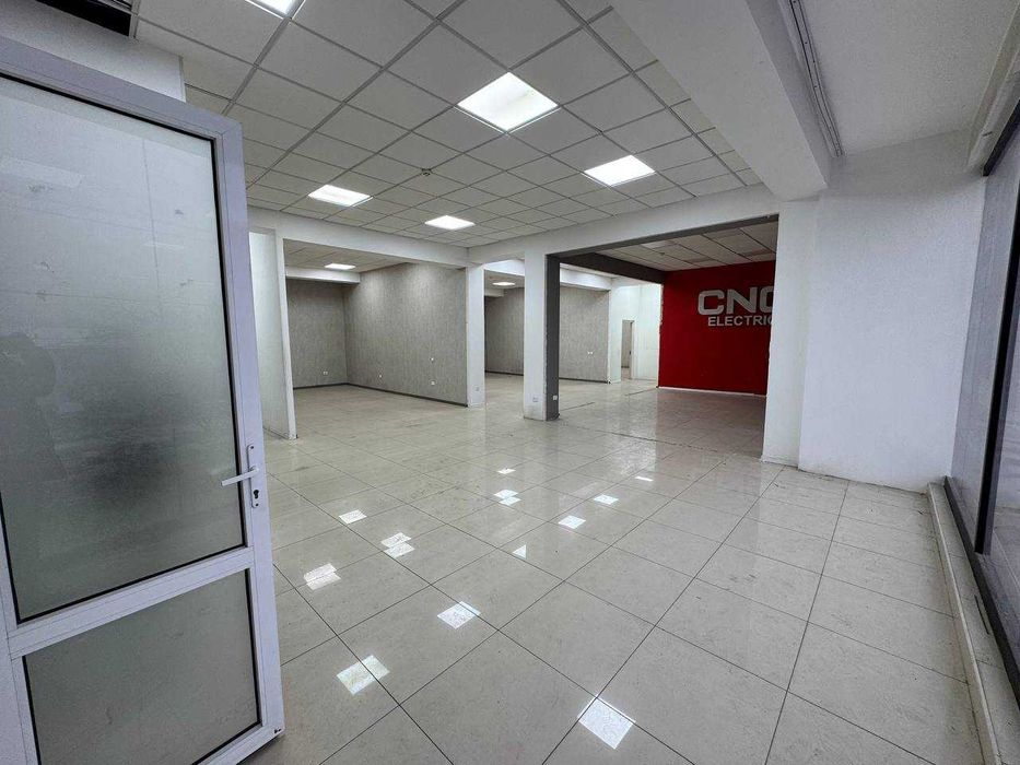 Аренда 300 м²: Офис с панорамными окнами + Кухня. БЦ Semurg