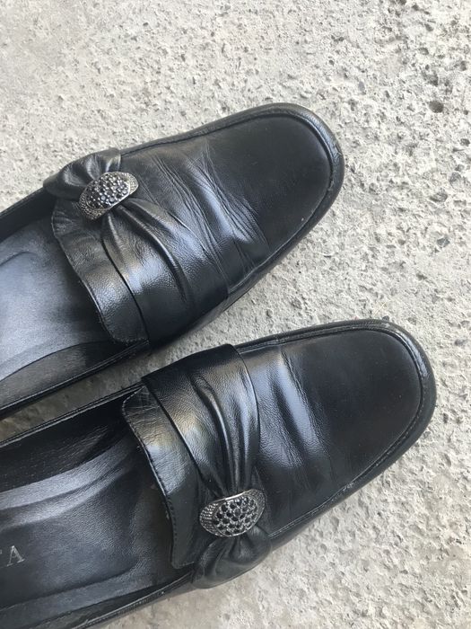 Туфли коженные с брощью