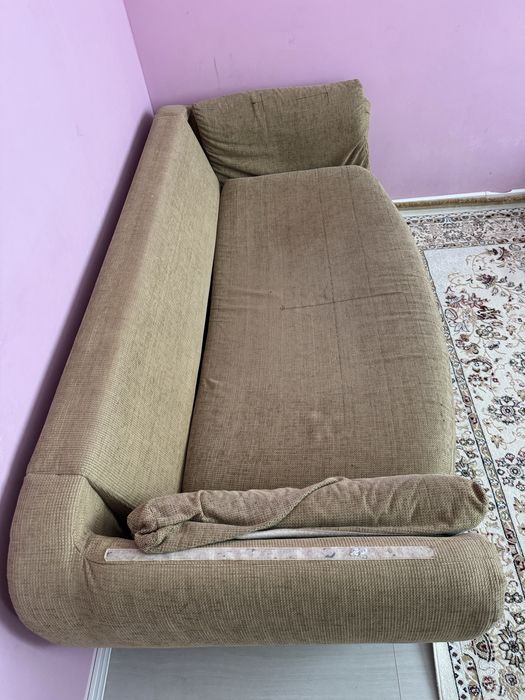Отдам даром диван срочно