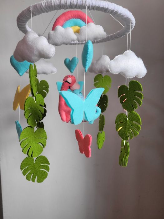 Realizez carusele pentru pătuț bebelusi