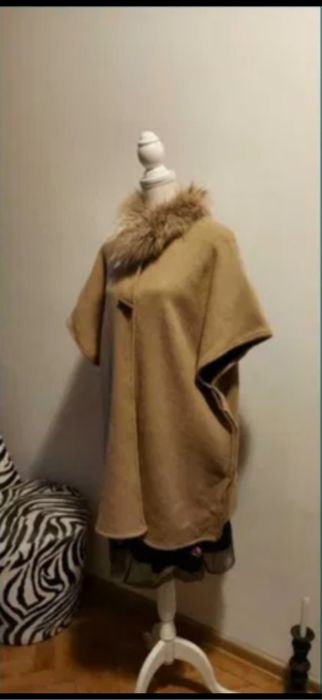 Poncho cu guler din blana naturala