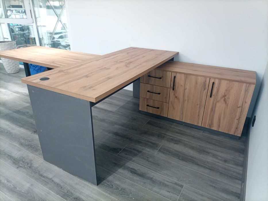 Столы руководителей