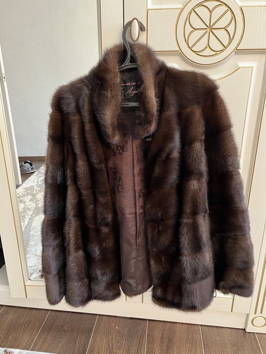 Продаётся норковая шуба