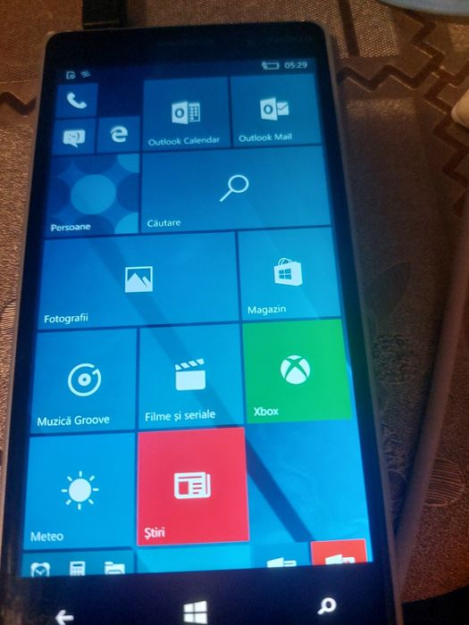 Vând tel nokia lumia 830