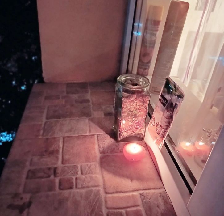 Închiriez cameră cu acces la baie  și balcon decomandate.