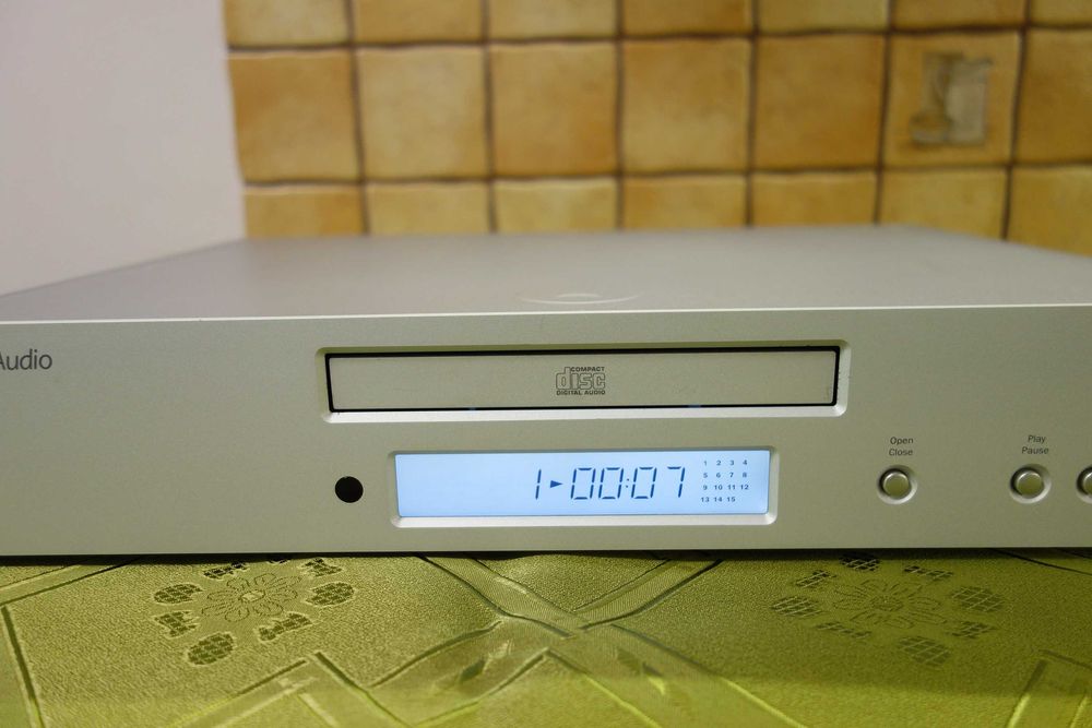(до 31.08.)Cambridge audio azur 640C V2 - висок модел CD плеер