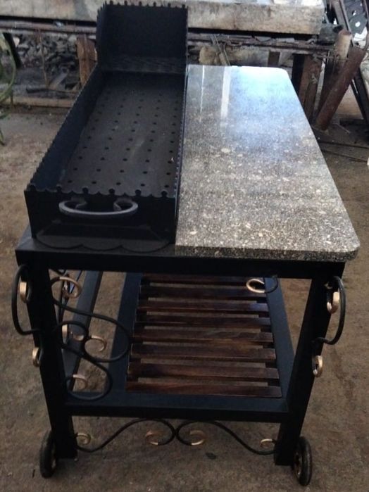 Мангал с каменной вставкой