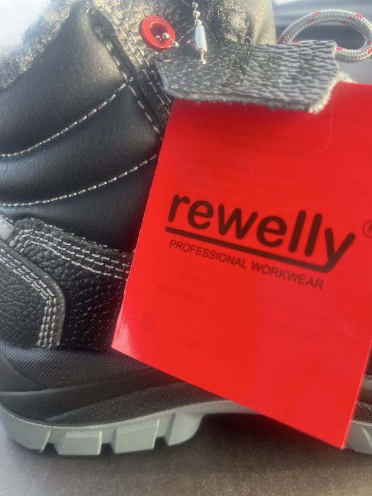 Продам спец обувь 37 размер