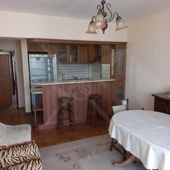 Тристаен апартамент в района на Колхозен пазар - 137014